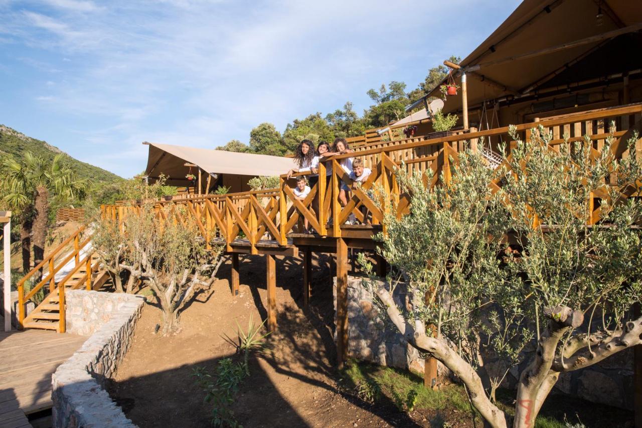 Sea Glamping Hotel Kotor Exterior photo