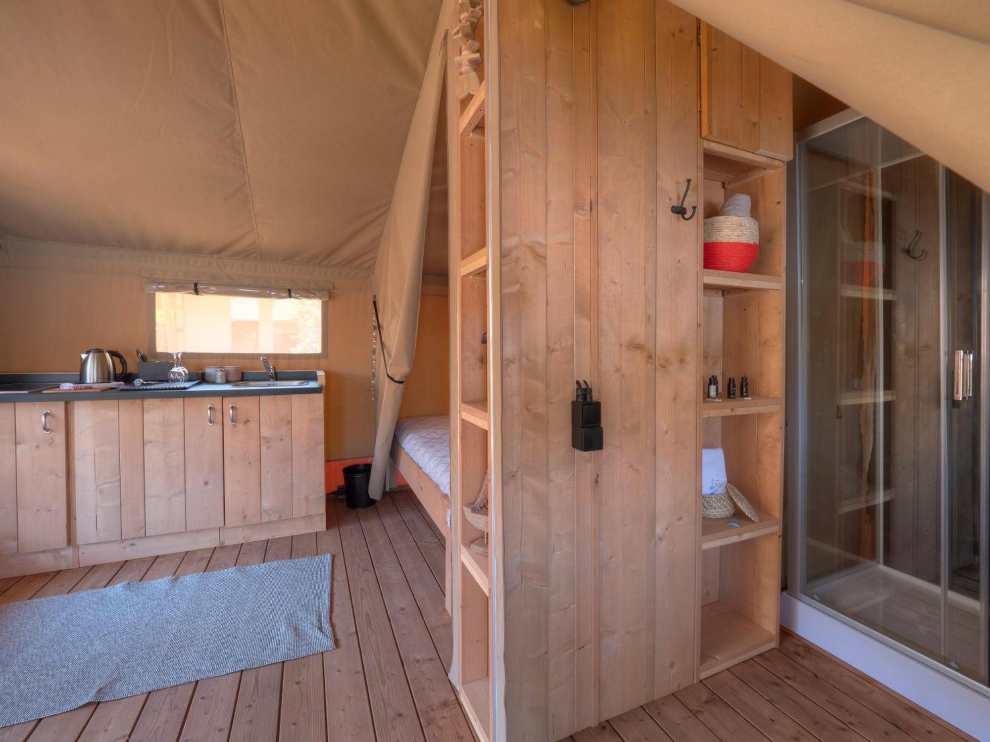 Sea Glamping Hotel Kotor Exterior photo