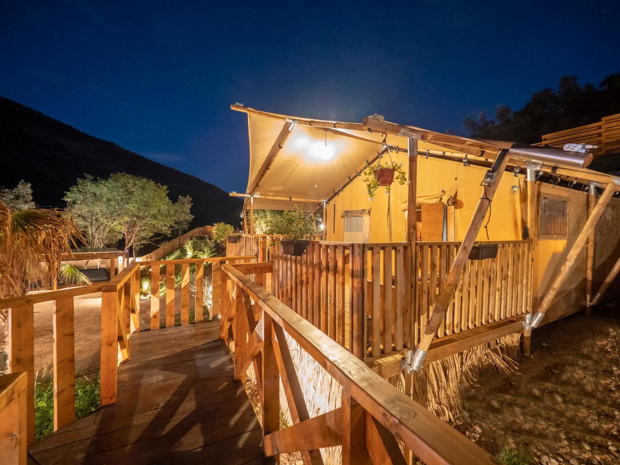 Sea Glamping Hotel Kotor Exterior photo