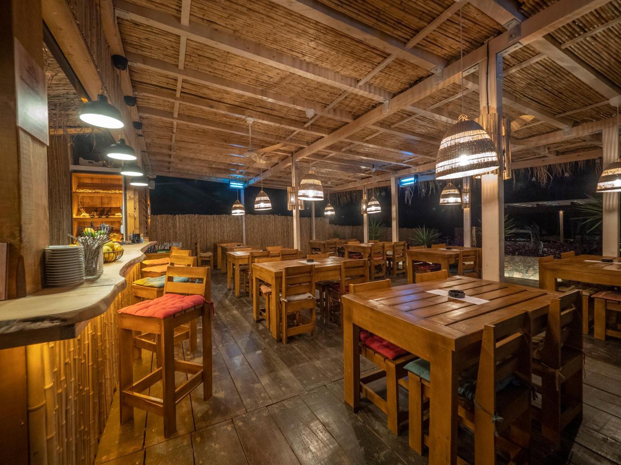 Sea Glamping Hotel Kotor Exterior photo