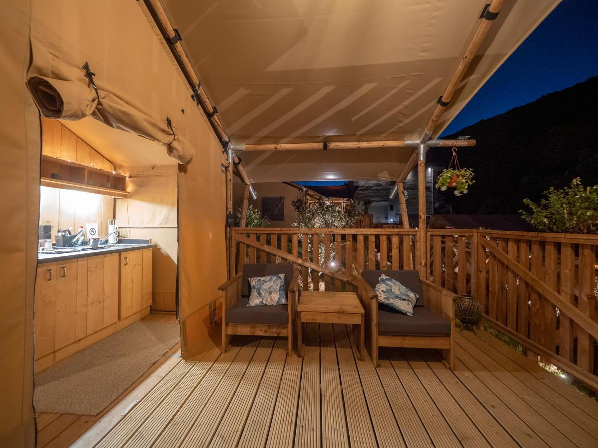 Sea Glamping Hotel Kotor Exterior photo