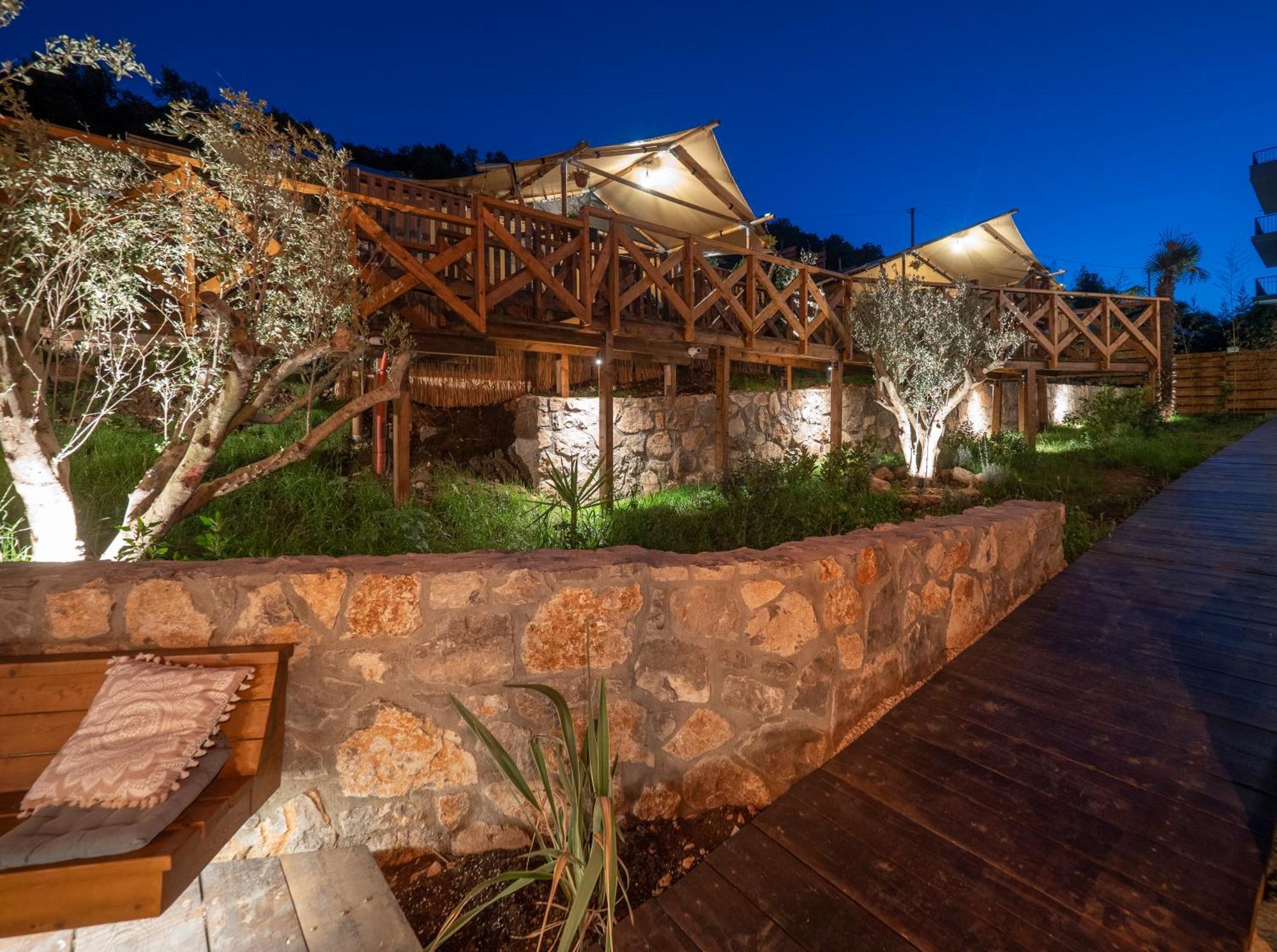 Sea Glamping Hotel Kotor Exterior photo
