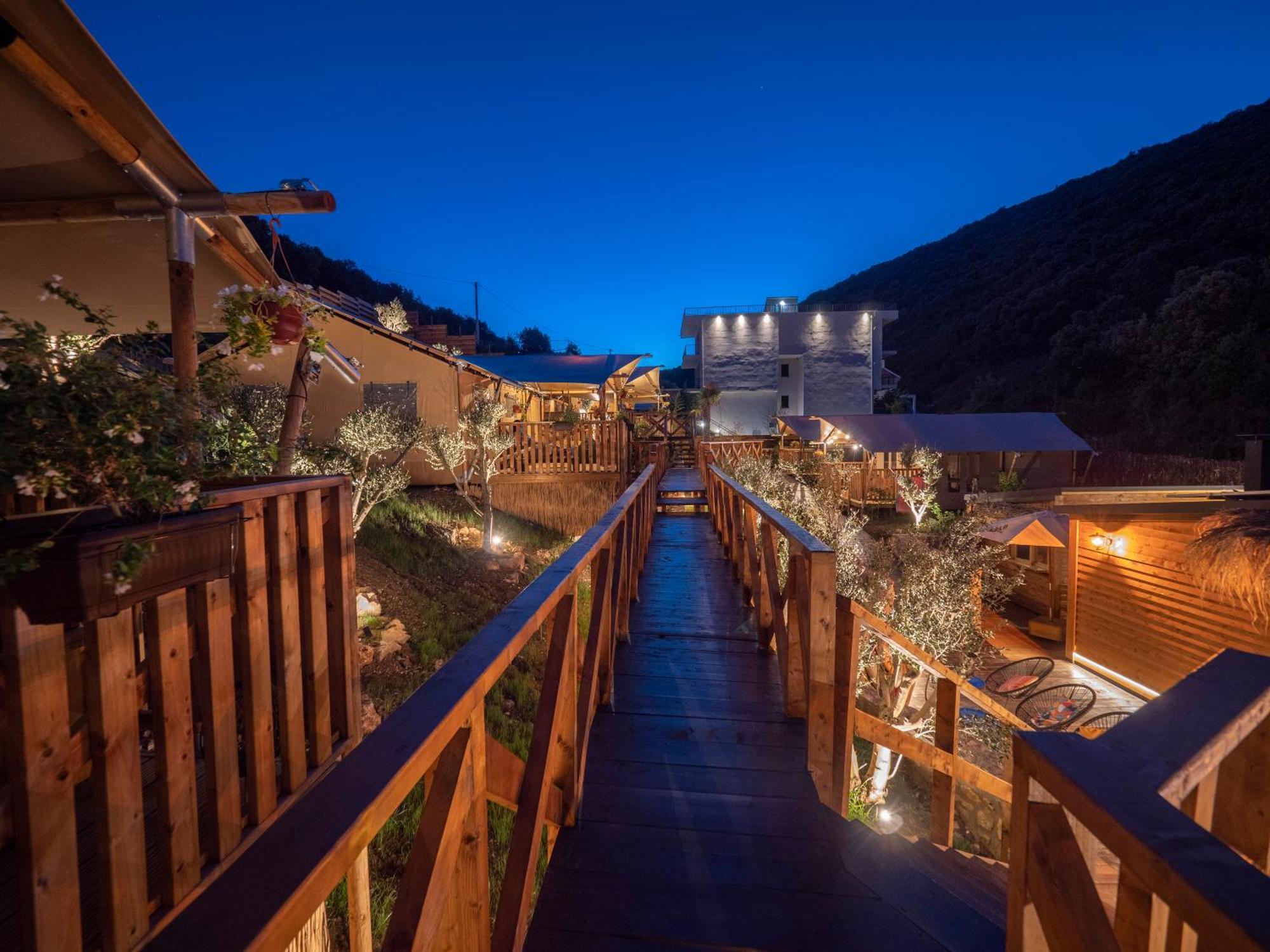 Sea Glamping Hotel Kotor Exterior photo