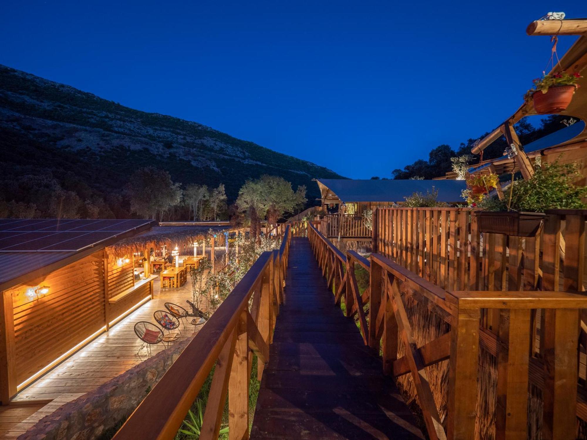 Sea Glamping Hotel Kotor Exterior photo