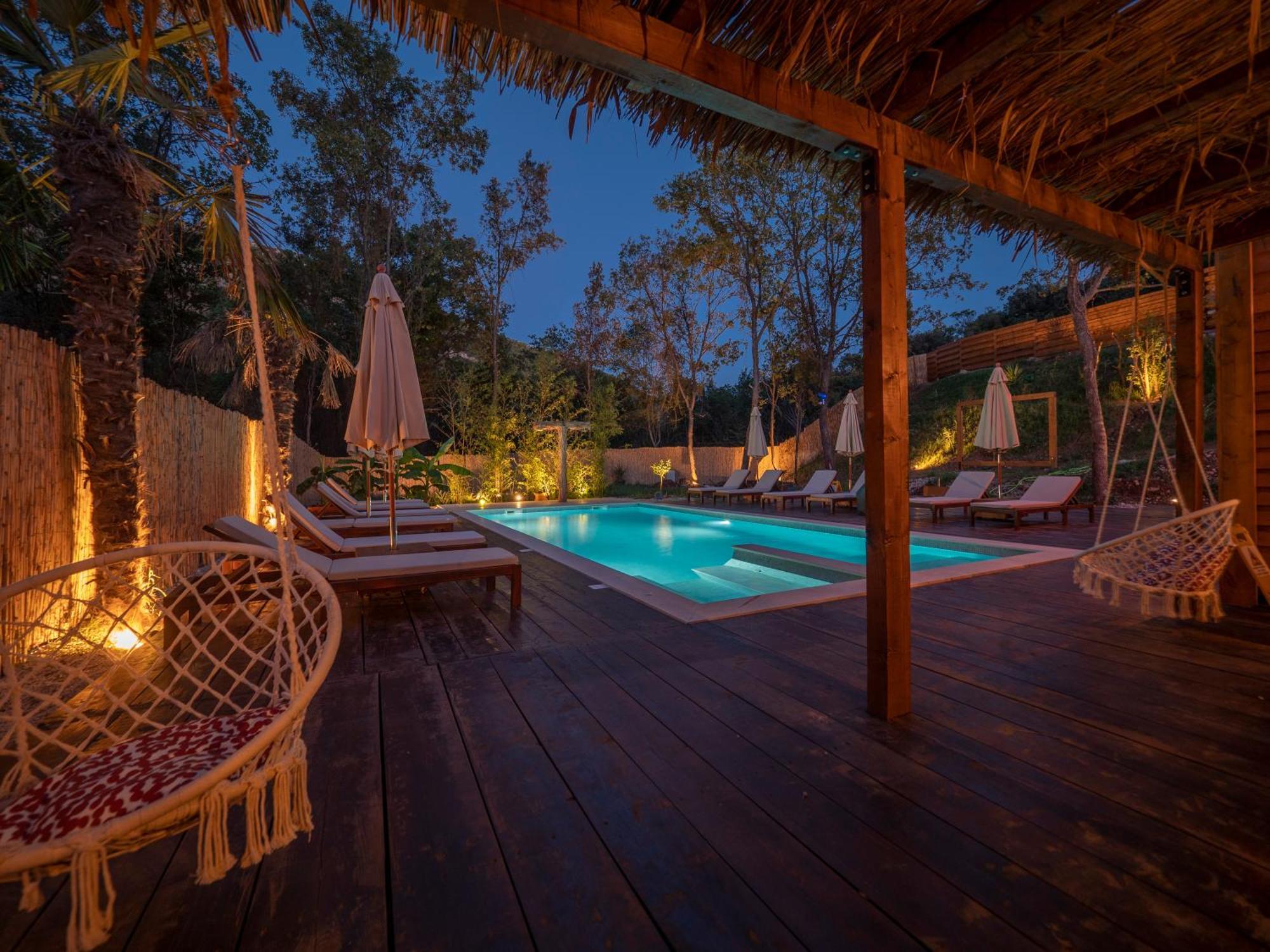 Sea Glamping Hotel Kotor Exterior photo