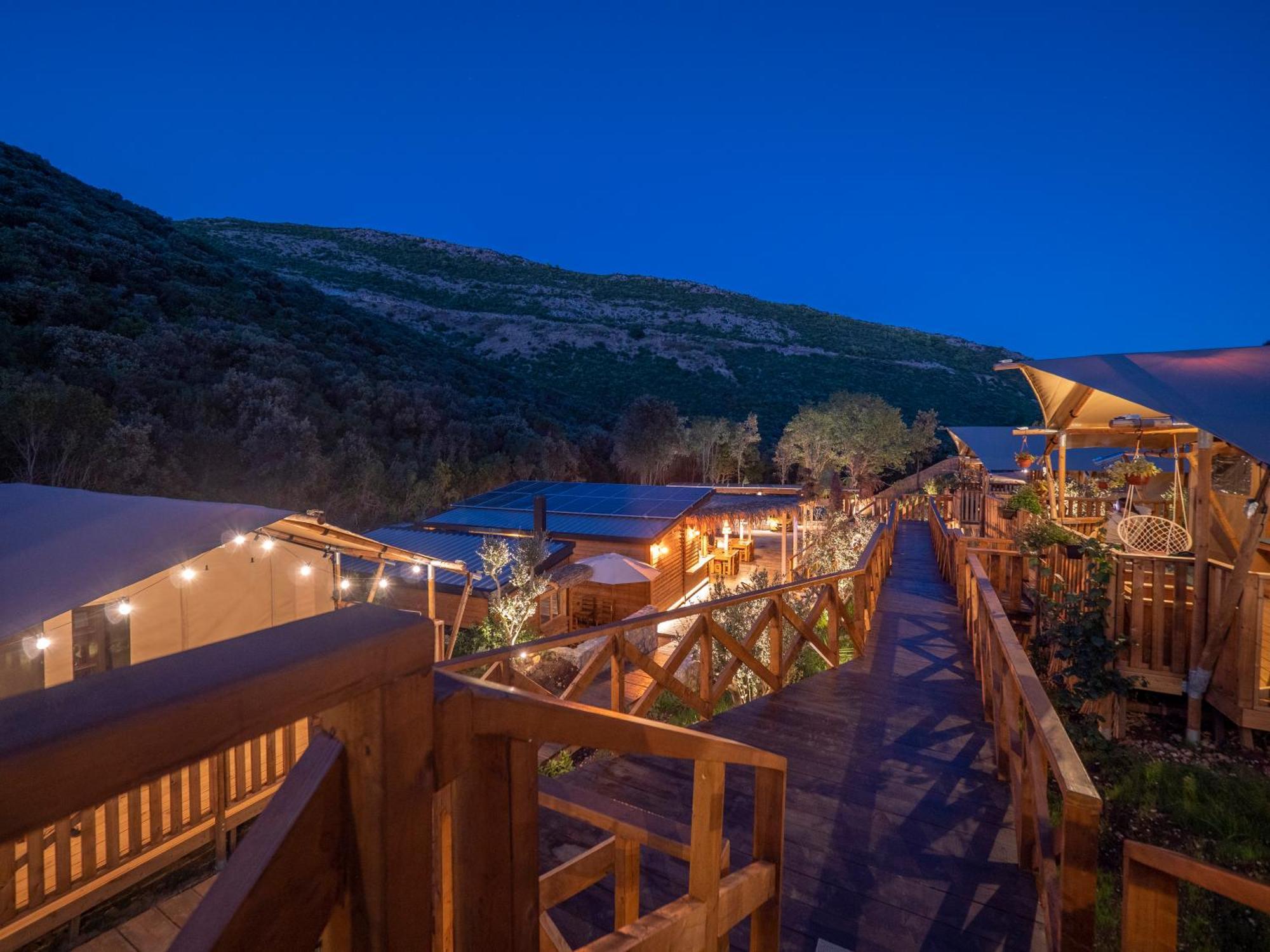 Sea Glamping Hotel Kotor Exterior photo